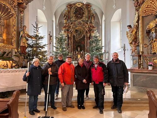 Vorbereitungsteam / Andrea Schmidt Die Kirche in Gnadendorf wurde für das Weihnachtsfest geschmückt.