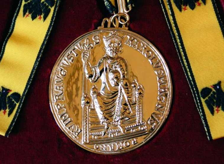 Medaille Karlspreis / www.aachen.de Medaille Karlspreis
